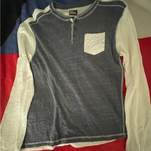 Casual Long Sleeve Henley Shirt in Blue and White